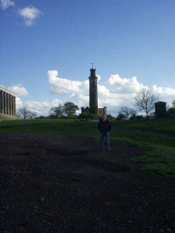 paddywiththenelsonmonumentbehindhim.jpg