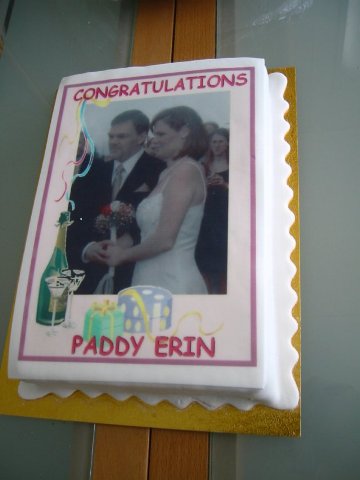 anotherweddingcakethisoneforthepartyatjans.jpg