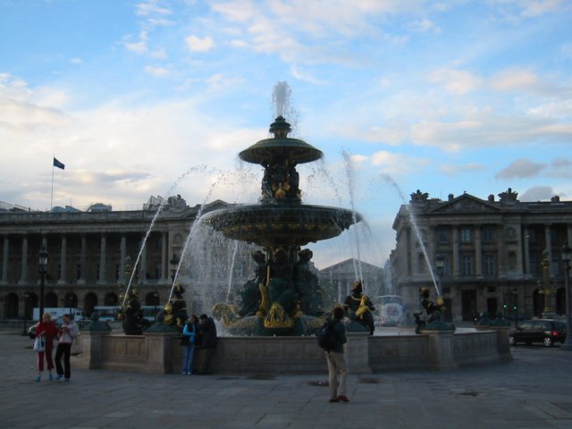 fountainatplacedelaconcorde.jpg