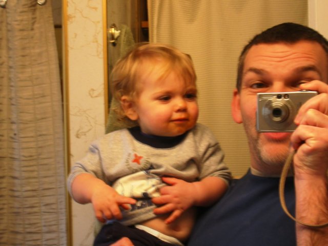 lilianddaddyinthebathroommirror.jpg