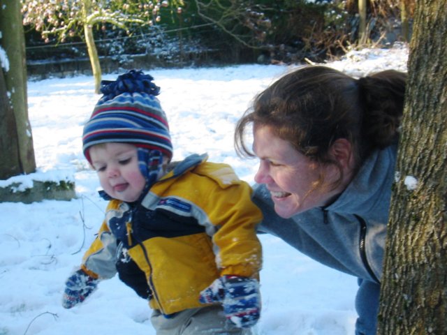 mummyandliliinthesnow.jpg